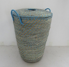 storage basket with cover made of sea grass