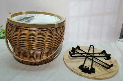 willow picnic basket with coffee table